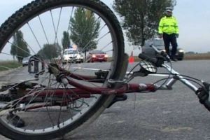 Faraoani: Biciclist rănit de un autobuz