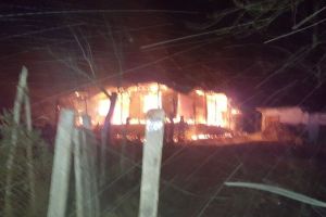 Incendiu de proporţii la o locuinţă din Filipeni