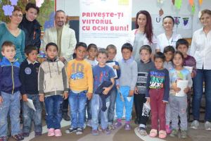 Peste 400 de copii de pe Valea Hartibaciului au fost testaţi oftalmologic. Totul a fost gratuit