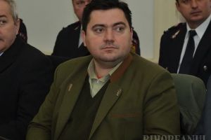 Divorţ pe Facebook: Fostul şef de la Direcţia Silvică a anunţat online că divorţează