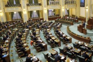 Legile justiţiei, la Senat. PMP a părăsit sala, USR cere sesizarea Comisiei de la Veneţia