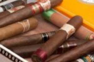 Dosar penal pentru contrabandă din cauza a 11 trabucuri