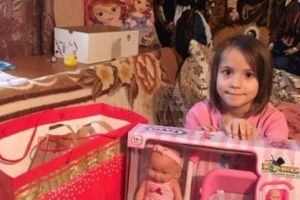 Un pensionar din Dolhasca i-a donat 3.000 de lei unei fetiţe din Poiana Micului care are ...