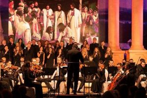 FOTO: Concert Umanitar de Colinde la Centrul de Evenimente RAB din Sângeorgiu de Mureş. Crăciun cu dragoste şi speranţă pentru copii „Inimilor Neprihănite”