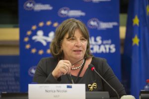 Atac de la Bruxelles/ Norica Nicolai şterge pe jos cu magistraţii răsculaţi