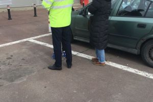 Actiune a politistilor in colaborare cu AJPIS Constanta. Șoferii care parcheaza pe locurile persoanelor cu handicap, sanctionati (galerie foto)