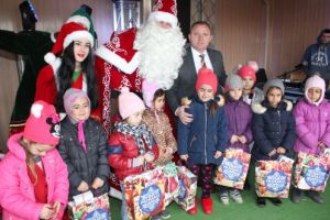 Moş Crăciun a adus la Jilava distracţie şi daruri minunate
