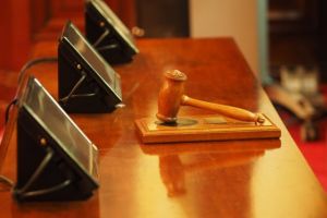 Legea răspunderii magistraţilor a fost ADOPTATĂ de Parlament