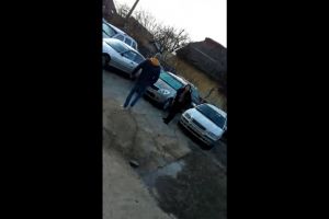 Circ in parcarea unei societati din Timisoara. Un barbat acuza ca a fost lovit cu masina