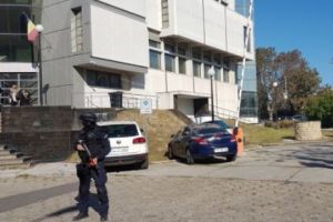 Cetăţean turc, urmărit internaţional pentru trafic de migranţi, prins pe aeroportul Mihail Kogălniceanu când încerca să fugă din ţară