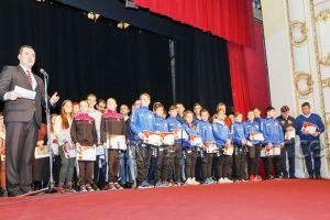FOTO: Olimpicii Vrancei premiaţi de conducerea judeţului