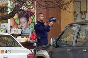 FOTO: Noul radar-pistol intrat recent în dotarea poliţiştilor rutieri din Alba Iulia a primit ”botezul” Facebook-ului