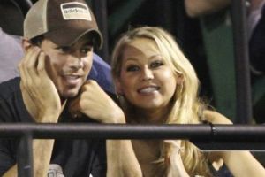 Enrique Iglesias în al nouălea cer! Frumoasa sa iubită a născut GEMENI - GALERIE FOTO AICI