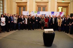 Absolventii din Bucuresti ai UVT, invitati sa discute in comunitatea virtuala UVTerra
