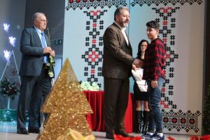 Elevi, sportivi şi antrenori, premiaţi de CJ la Centrul Cultural Dacia (FOTO)