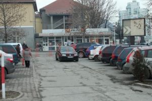 Decizie! Primăria Deva anulează licitaţia pentru parcarea de la spital