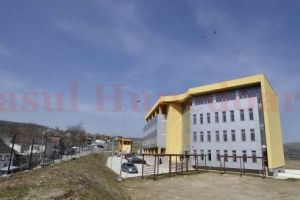 Noi chiriaşi în clădirea sitului industrial. Parcurile industriale de la Hunedoara şi Călan se populează în ritmul melcului