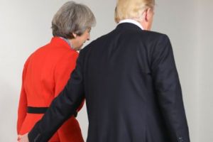 Doamna cu Masca de Tinichea şi Brexitul fleoşcăit
