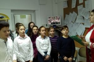 Sarbatoare la Școala Gimnaziala nr. 1 Targusor, judetul Constanta. Mai multe sali de clasa au fost mobilate
