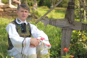 Controversatul Pomohaci nu mai canta in centrul Ramnicului! I-a luat locul Petrică Mîţu Stoian!