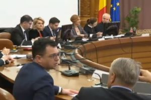 Protest muzical: Legea privind organizarea judiciară, adoptată de comisia specială pe ritmuri funebre de Mozart