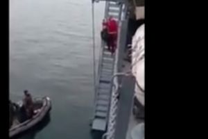 Mos Craciun vine pentru copiii scafandrilor militara din adancurile Marii Negre  
