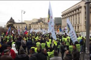 Sindicaliştii din POLIȚIE şi PENITENCIARE protestează în faţa MAI