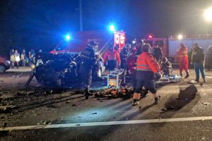 Concluziile poliţiştilor în cazul accidentului de pe DN1: un vitezoman din Aleşd a ajuns pe contrasens într-o curbă. Doi tineri soţi au murit