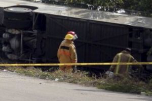 Doisprezece turişti străini, morţi într-un accident de autocar în Mexic