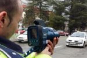 Atenţie, şoferi! Un aparat radar cu laser este de acum pe mâna agenţilor de circulaţie cărăşeni
