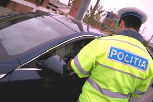 200 de amenzi date în cadrul unei acţiuni pentru combaterea accidentelor generate de viteza ...