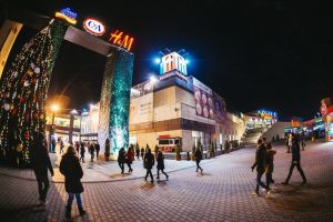 Spectacole de Crăciun, ateliere de creaţie şi competiţie kendama, la Iulius Mall Suceava
