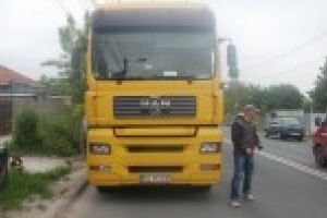 Un sofer de TIR beat a fost prins de politistii braileni cand circula pe sens interzis