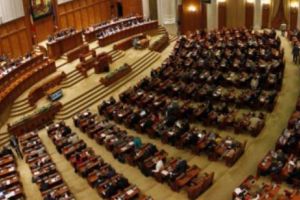 Ședinţă solemnă în Parlament. PNL: „Nu trebuie să uităm jertfa celor care s-au sacrificat”