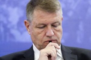 Klaus Iohannis se pregăteşte să tragă glonţul de argint