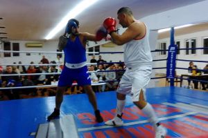 Cupa Alexandru Jur la box a fost dominată de pugilişti clubului organizator, Gym Mar Strong Oradea