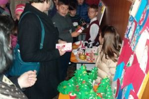La o şcoală din Hunedoara se „predă” şi generozitatea