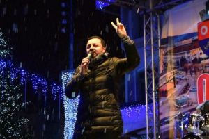 Târg de Crăciun cu spectacole „servite” la… aperitiv