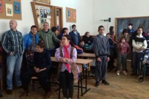 Bucuria de a dărui, învăţată pe băncile şcolii