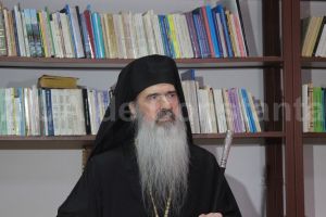 Mesajul arhiepiscopului Tomisului: Nasterea Domnului aduce innoirea firii, este inceputul mantuirii noastre“