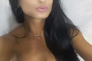 Face faţă, dar şi spate pentru că are de toate
