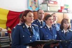 „Mesagerul de Covasna” a primit colindători, în uniforme albastre…