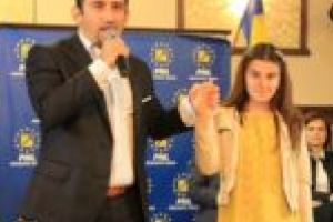 Cetăţenii din Moldova Nouă l-au putut vota pe Torma primar datorită unei fetiţe
