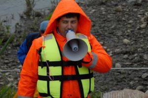 Director la mătură: Fostul şef al ABA Crişuri, Dumitru Voloşeniuc, a trecut la munca în folosul comunităţii