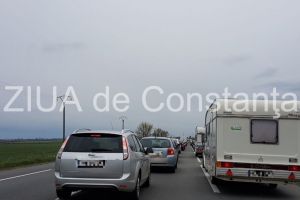 Traficul a fost oprit pe DN7 din cauza unui grav accident rutier. O cisterna cu motorina implicata in accident