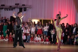 Peste 300 de dansatori au participat la Concursul de Dans Sportiv 