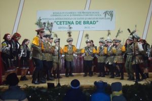 Festivalul de datini şi obiceiuri populare ,,Cetina de brad”, la Pârteştii de Sus