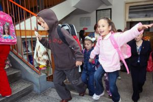 Începe, oficial, vacanţa de iarnă. Elevii se întorc la şcoală pe 15 ianuarie