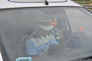 Un bărbat de 39 de ani a fost reţinut de poliţişti, după ce a fost prins fără permis două zile la rând