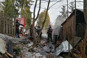 Casă de vacanţă cuprinsă de flăcări